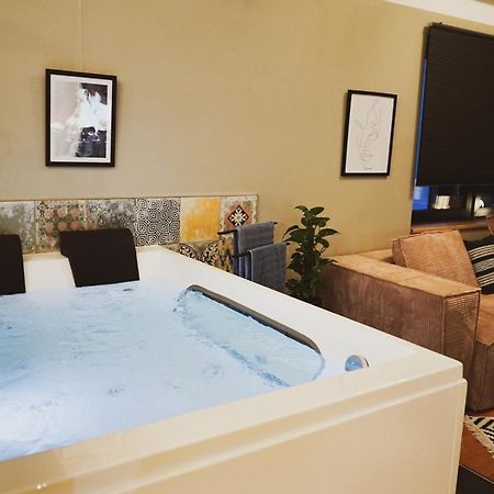 Stilvolles City-Loft Mit Privatem Whirlpool Trier Exteriör bild