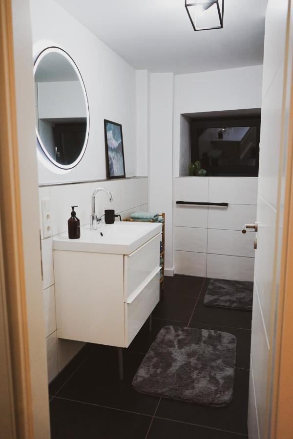 Stilvolles City-Loft Mit Privatem Whirlpool Trier Exteriör bild