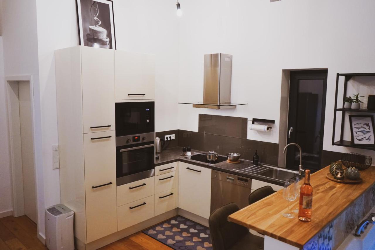 Stilvolles City-Loft Mit Privatem Whirlpool Trier Exteriör bild