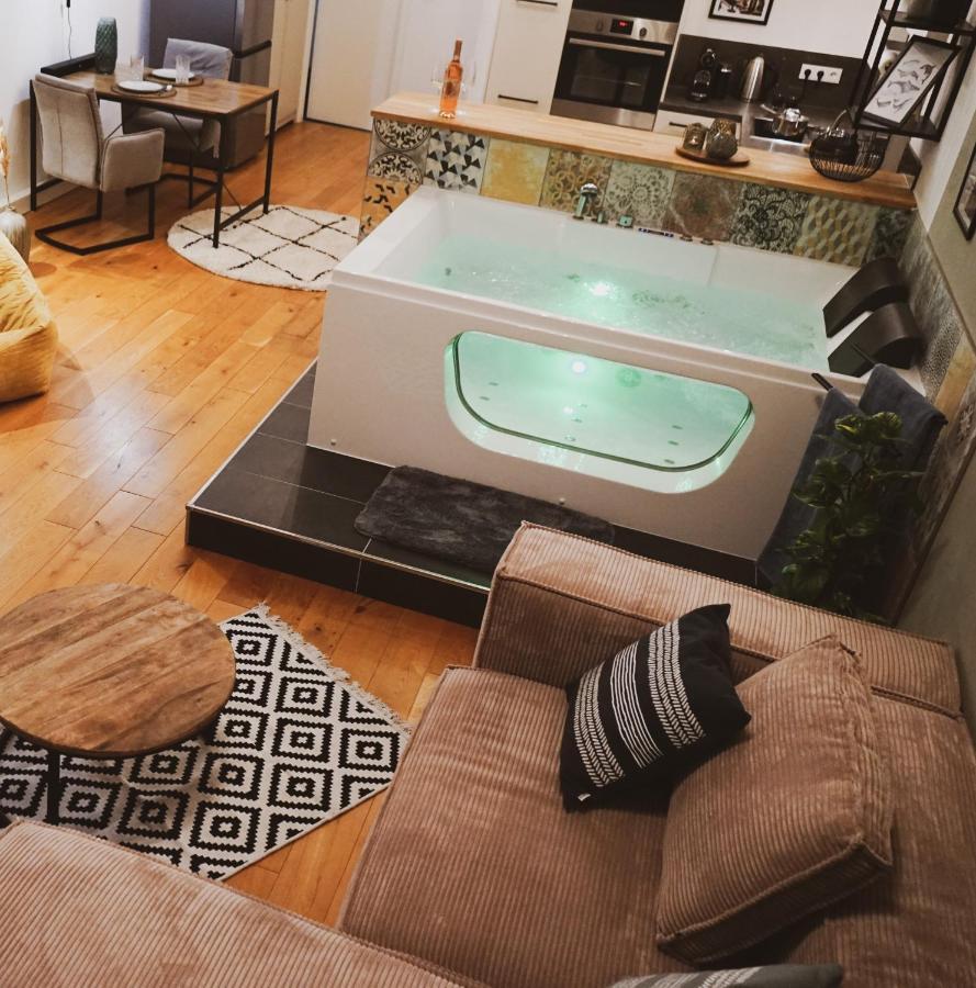 Stilvolles City-Loft Mit Privatem Whirlpool Trier Exteriör bild